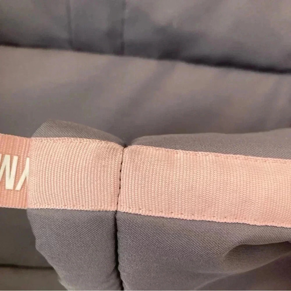 Gymshark‎ Oversized Puffer Jacket Size S Purple Lavender & Pink Slight Cropped - Picture 7 of 10